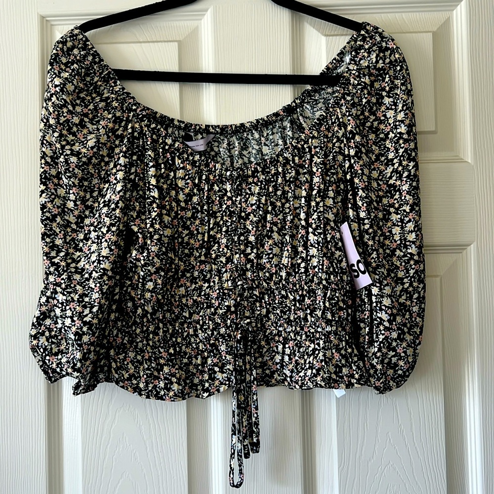 Women’s cute flower top